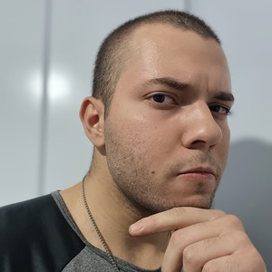 Eduardo Holouka