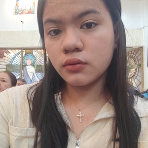 Jelyn Navales Flores