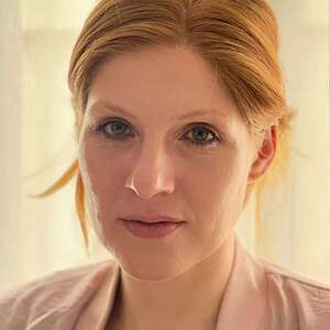 Karoline H OP E