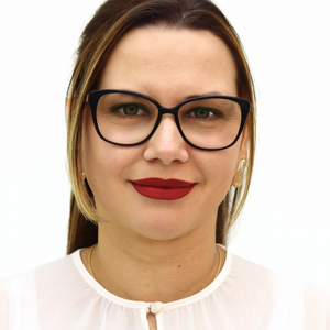 Paula Macedo Menezes