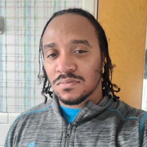 Darryl W Illiams