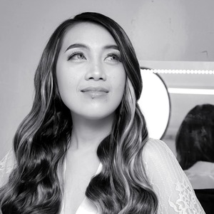 Larraine Javillonar