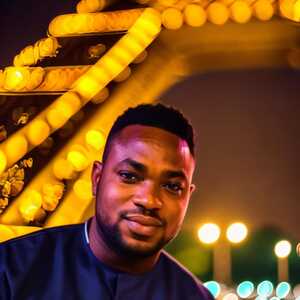 Lanre Oguntuase