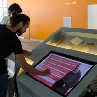 Web application for touch screen for exhibition