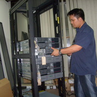 Mounting of HP Servers and Tape Libraries